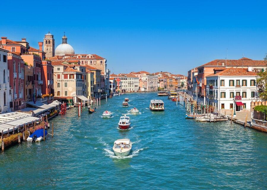 Discover your path to Italy with a work visa